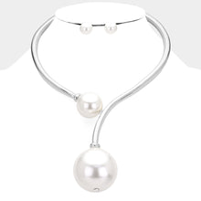 Load image into Gallery viewer, White Chunky Pearl Collar Choker Necklace
