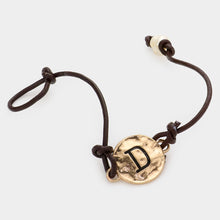 Load image into Gallery viewer, Letter D Monogram Metal Disc Pearl Pointed Bracelet
