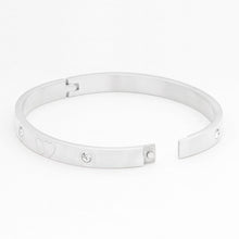 Load image into Gallery viewer, Silver Stone Embellished Heart Detailed Stainless Steel Bracelet
