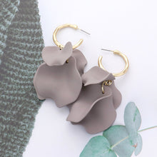 Load image into Gallery viewer, Metal Hoop Petal Link Dangle Earrings
