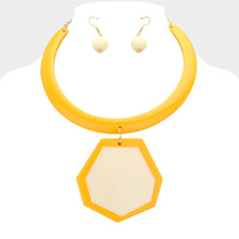 Load image into Gallery viewer, Yellow Oversized Resin Geometric Pendant Statement Necklace
