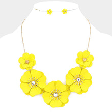 Load image into Gallery viewer, Yellow Bloom Flower Link Necklace
