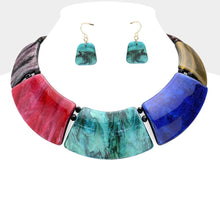 Load image into Gallery viewer, Marble Print Resin Curved Bib Necklace
