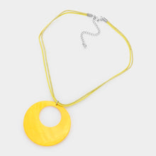 Load image into Gallery viewer, Yellow Round Mother of Pearl Pendant Necklace
