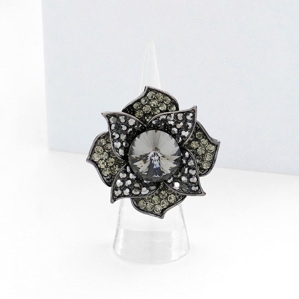 Black Round Stone Centered Flower Stretch Ring