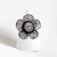Load image into Gallery viewer, Hematite Rhinestone Pave Flower Stretch Ring
