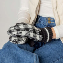 Load image into Gallery viewer, Black Buffalo Check Patterned Mitten Gloves
