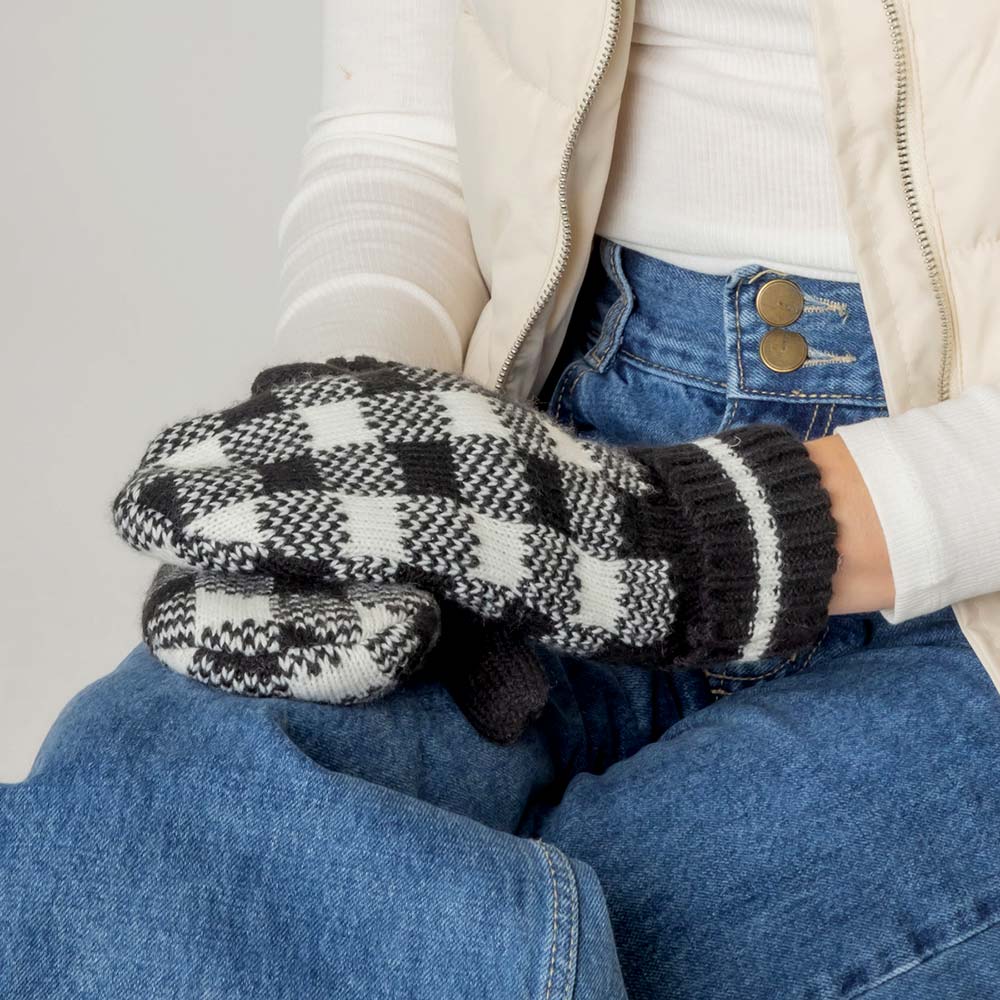 Black Buffalo Check Patterned Mitten Gloves