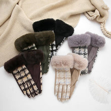 Load image into Gallery viewer, Beige Big Houndtooth With Faux Fur Smart Touch Gloves
