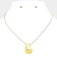 Load image into Gallery viewer, Yellow Metallic Teardrop Pendant Necklace
