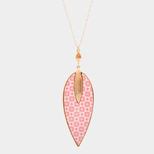 Load image into Gallery viewer, Pink Patterned Wood Petal Pendant Long Necklace
