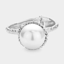 Load image into Gallery viewer, White Round Pearl Pointed Hinged Bangle Bracelet
