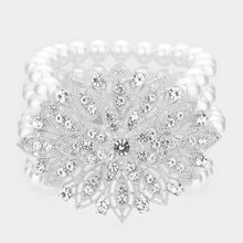 Load image into Gallery viewer, White Flower Rhinestone Pave Pearl Stretch Bracelet
