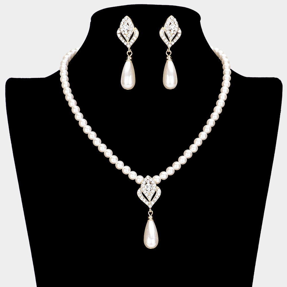 Cream Teardrop Pearl Pointed Pendant Necklace
