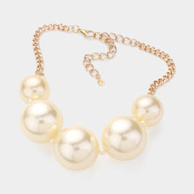 Load image into Gallery viewer, Cream Chunky Pearl Statement Necklace
