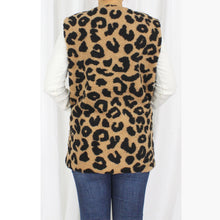 Load image into Gallery viewer, Taupe Leopard Patterned Sherpa Pocket Vest
